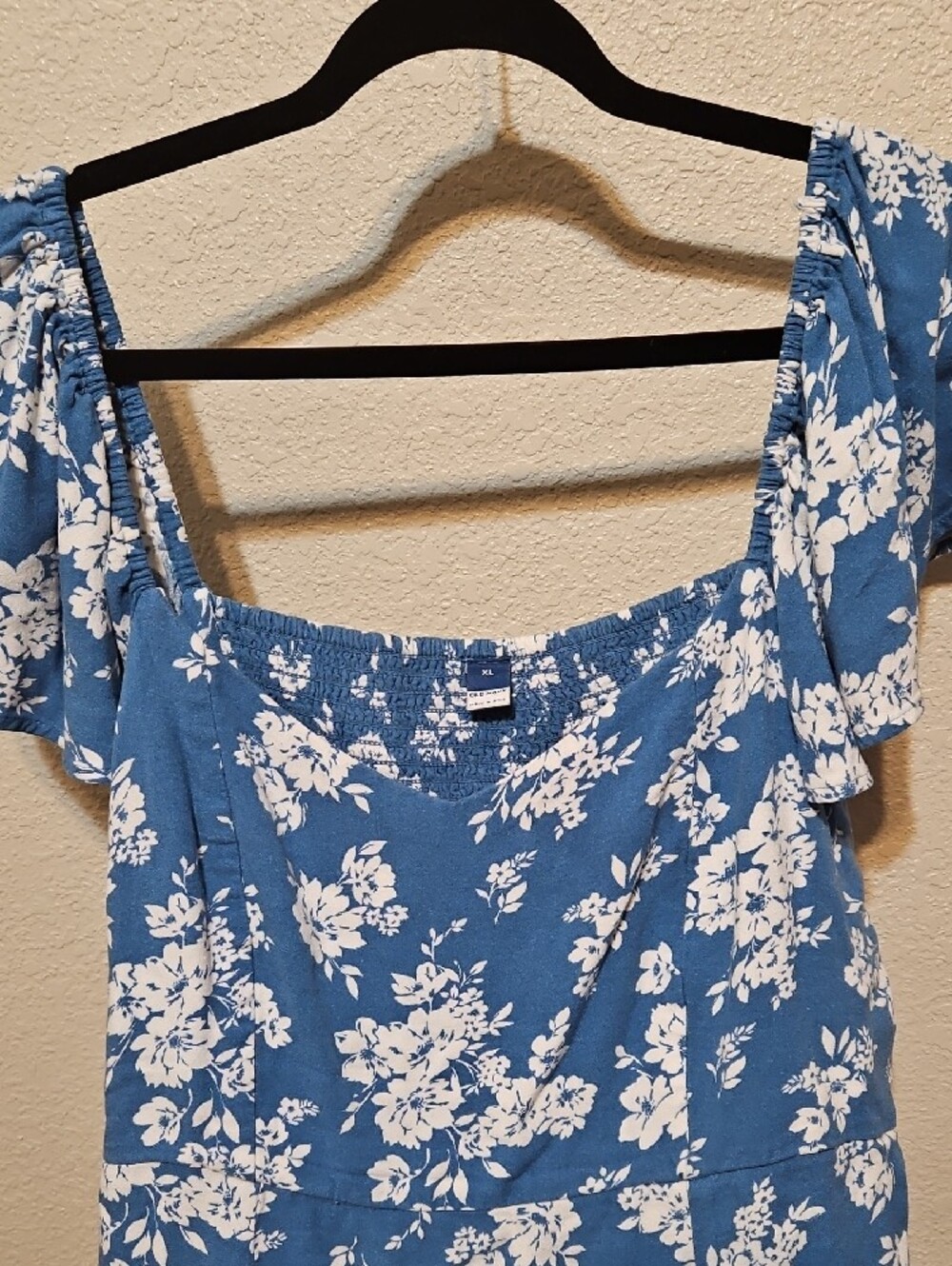 Old Navy Blue Floral Maxi Dress with White Print - Picture 4 of 8